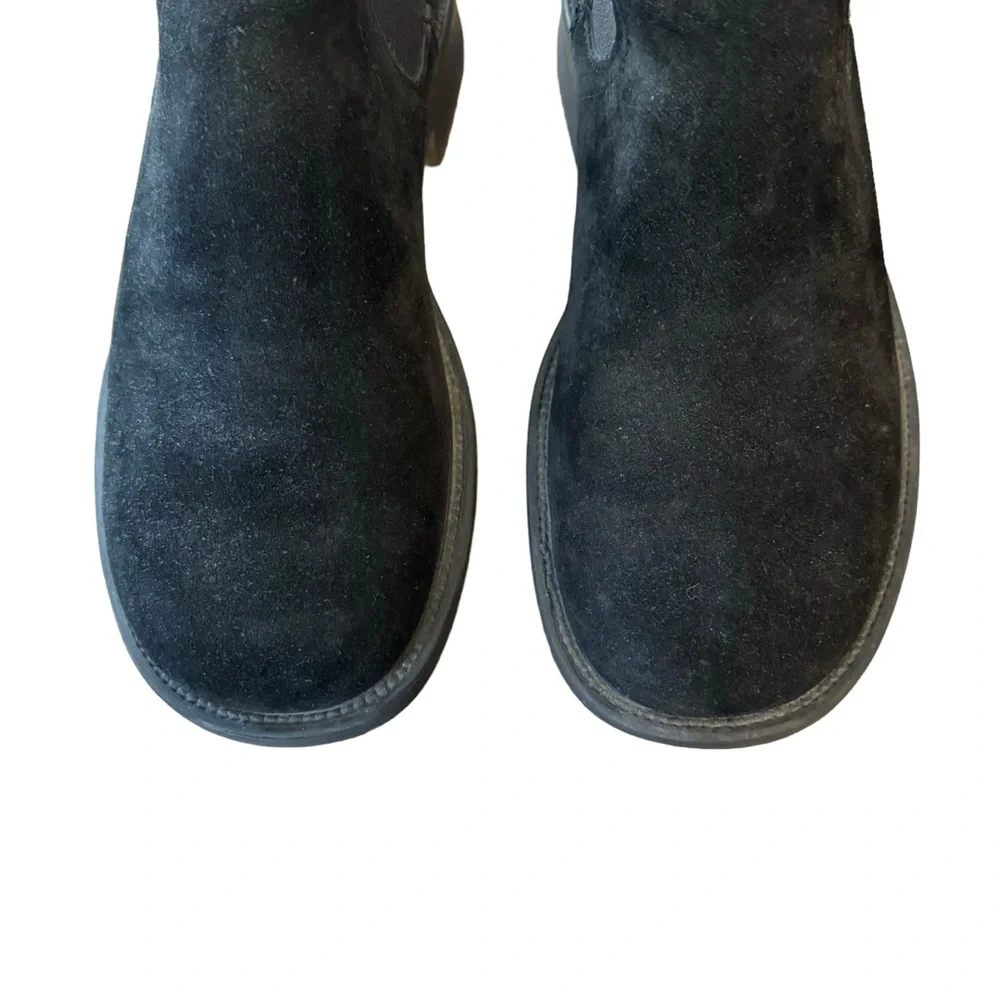 *Men’s Skechers Collection Size 10 Medium Black Suede Pull On Chukka Boots